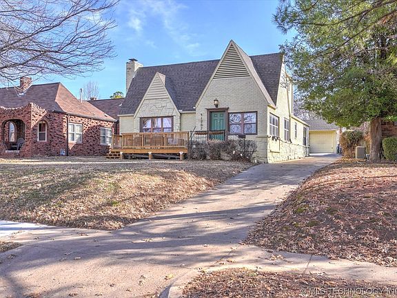 3rd image of 1707 S Florence Ave