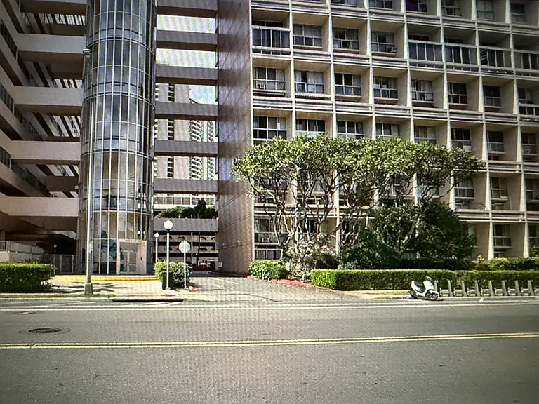 500 University Ave #515 — Photo 2
