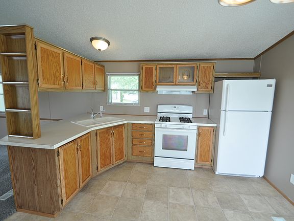 3rd image of 74 Mockingbird Ln