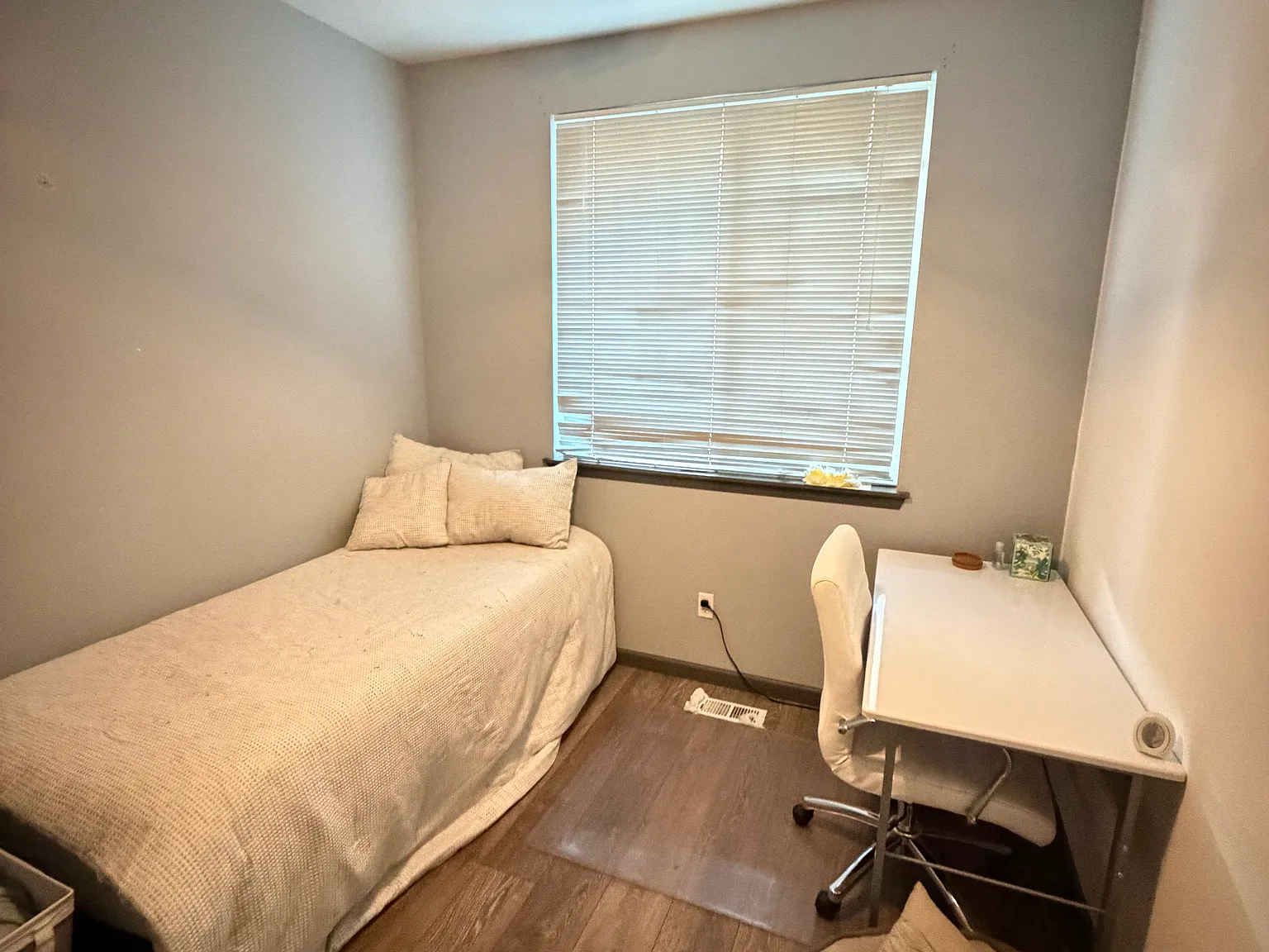 4 bed, 2.5 bath, 2046 sqft, $3,200 — Photo 3