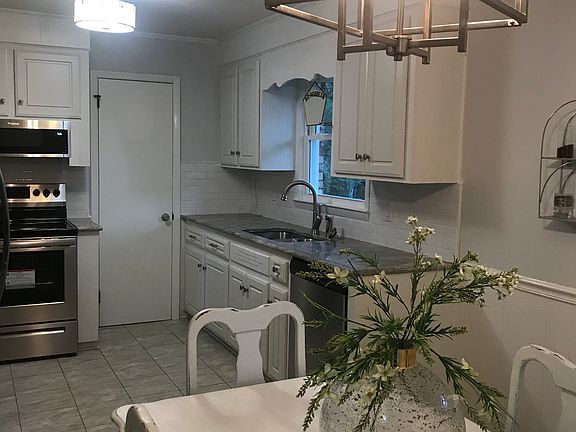 2nd image of 500 Carolyn Cir