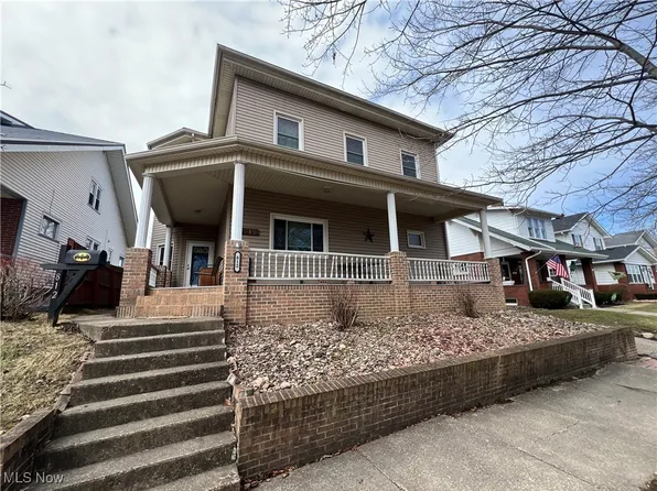 812 Parrish St, Uhrichsville, OH 44683