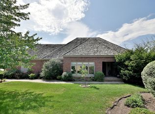 908 Red Fox Ln, Oak Brook, IL 60523