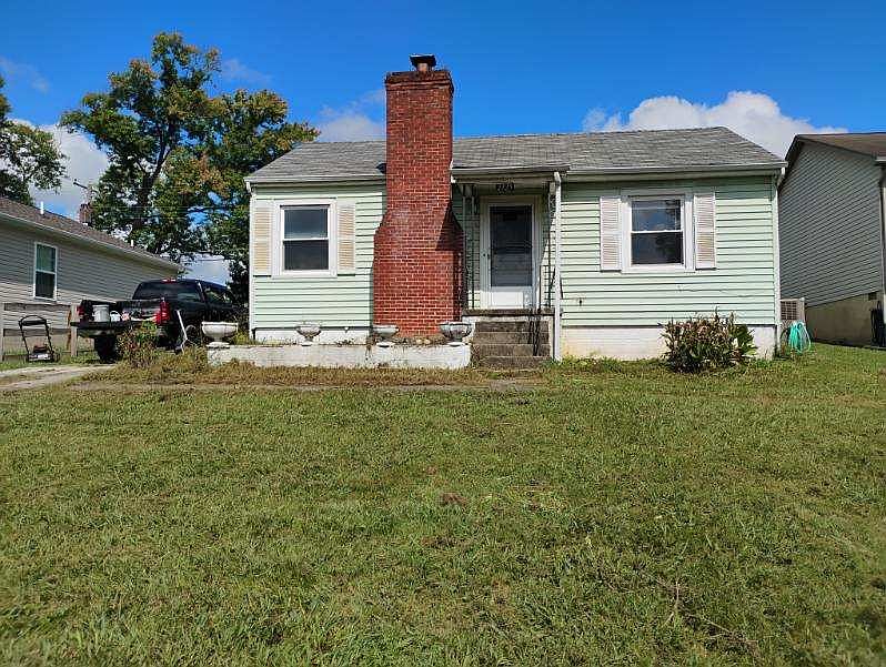 1st image of 2725 Carson Ave