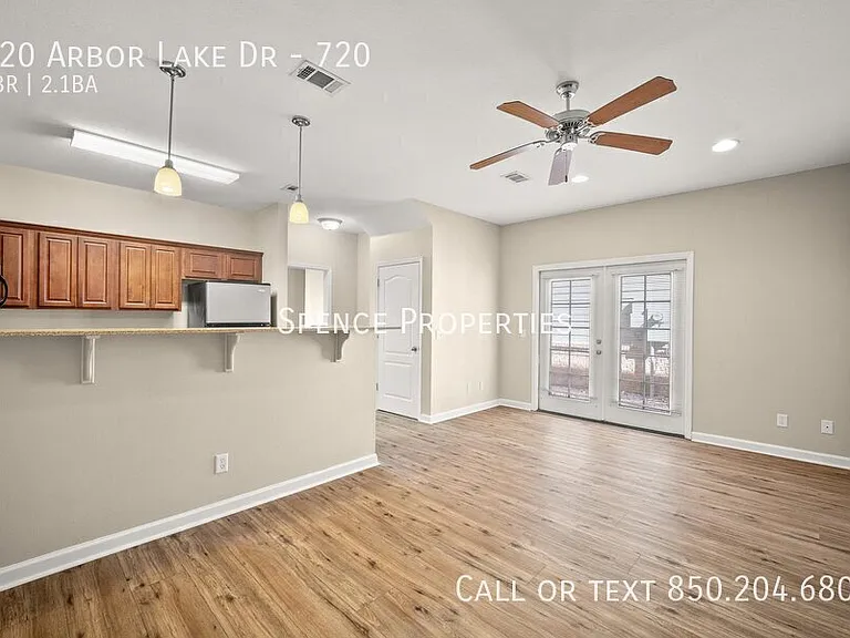 720 Arbor Lake Dr #720 — Photo 2