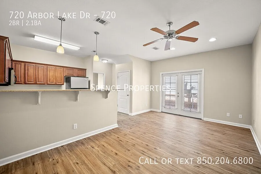 Building Photo - 720 Arbor Lake Dr #720