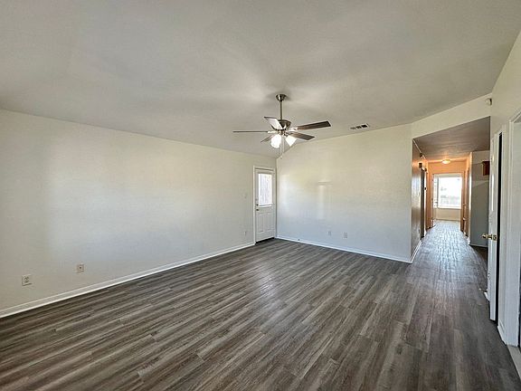 3rd image of 1412 Cinch Dr
