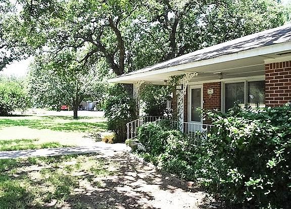 2nd image of 601 E Oak St