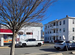 1380 Plainfield St, Cranston, RI 02920