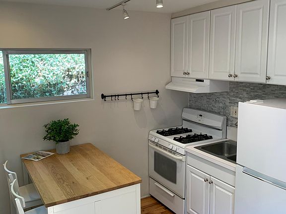 5th image of 2518 Glen Green St