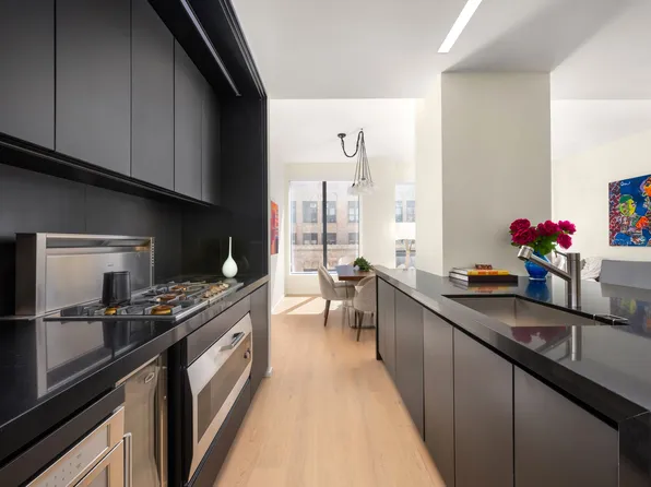 121 East 22nd Street N1405 image 3 of 20
