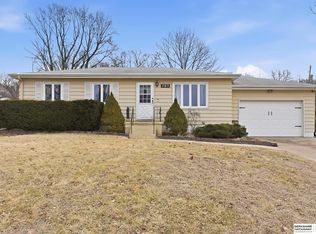703 Vernon Ave, Bellevue, NE 68005