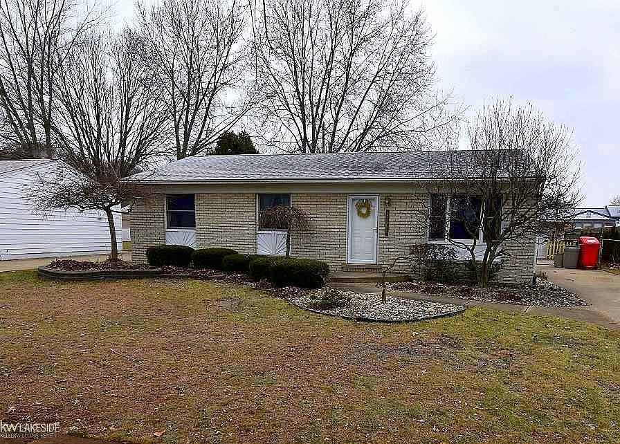 1st image of 32651 Oakville Dr