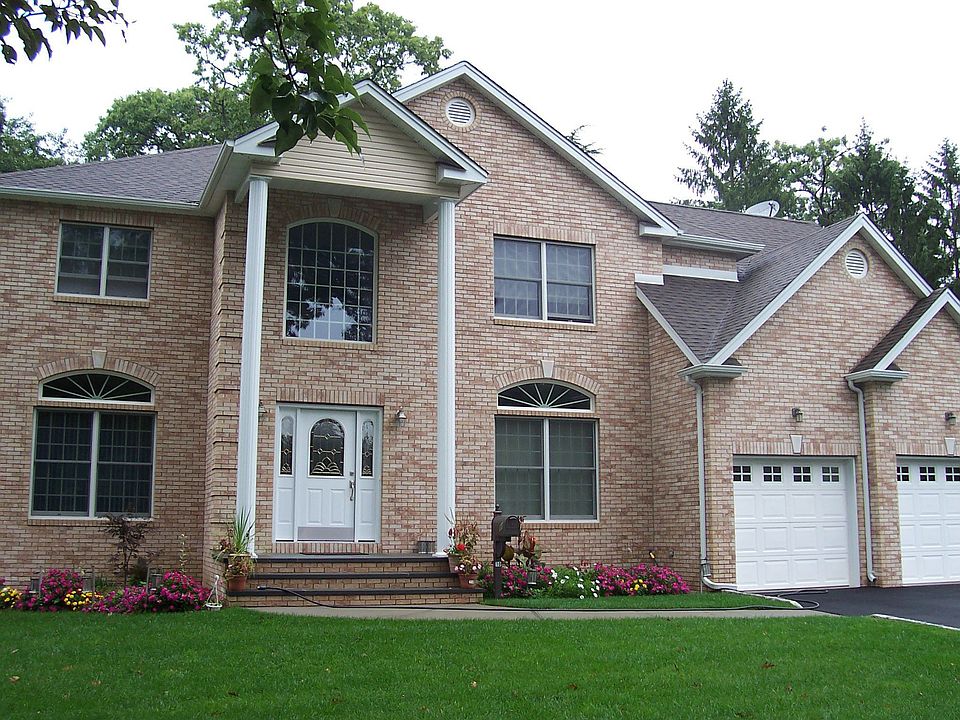 CUSTOM COLONIAL