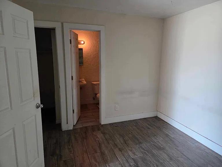 1017 14th St #8 — Photo 10