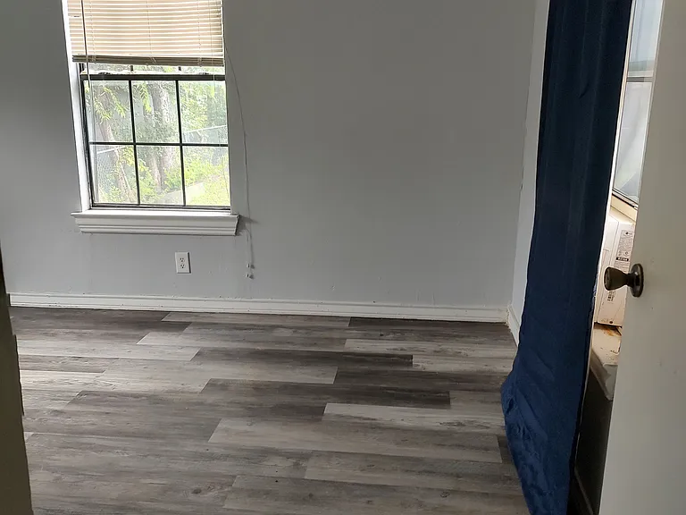 2453 Cincinnati Ave — Photo 8