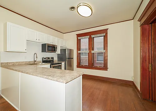 The Bronx on Central - Luxury Living in Old World Setting Photo 1