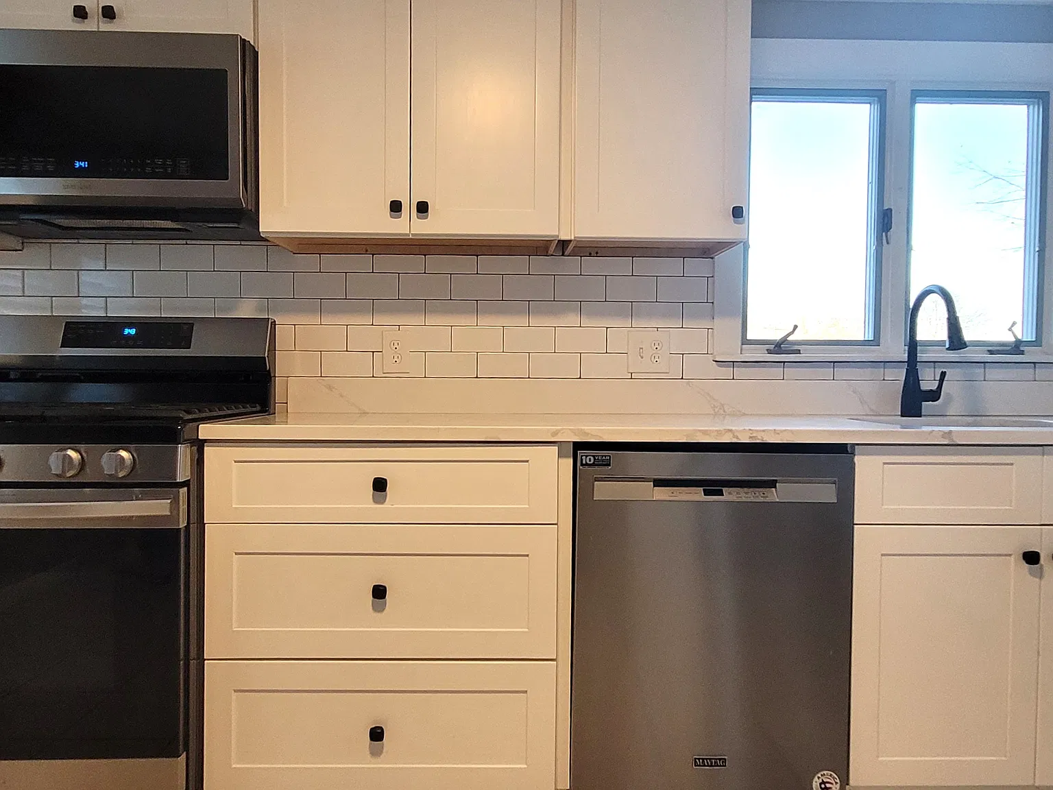 2 bed, 1200 sqft, $2,590 — Photo 2