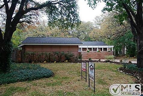 2nd image of 2609 Greenwood Ln