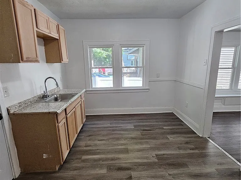 1111 E 114th St #DOWN — Photo 6