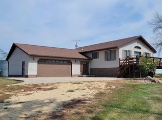 14949 165th St, Elma, IA 50628