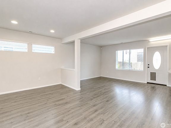 5th image of 10557 190th St E