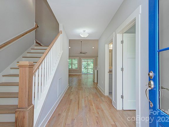 2nd image of 243 Hogans View Cir