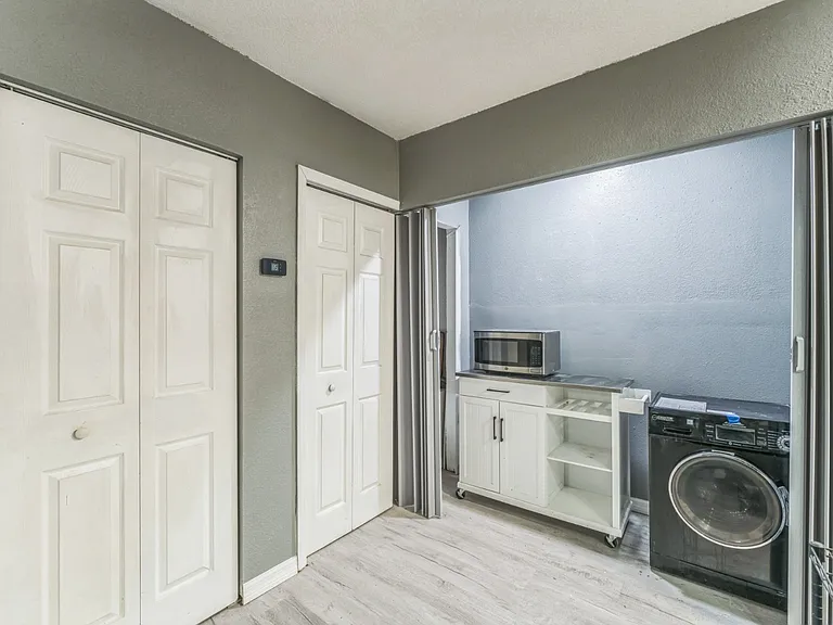 465 Rio Grande Ln #B — Photo 30