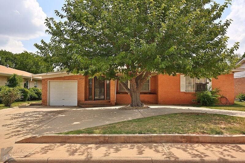 1st image of 1467 Glenhaven Dr