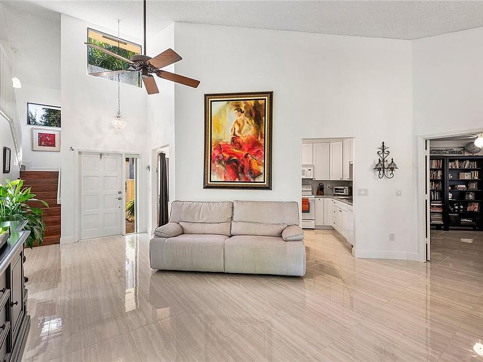 1st image of 421 NW 97th Avenue #421