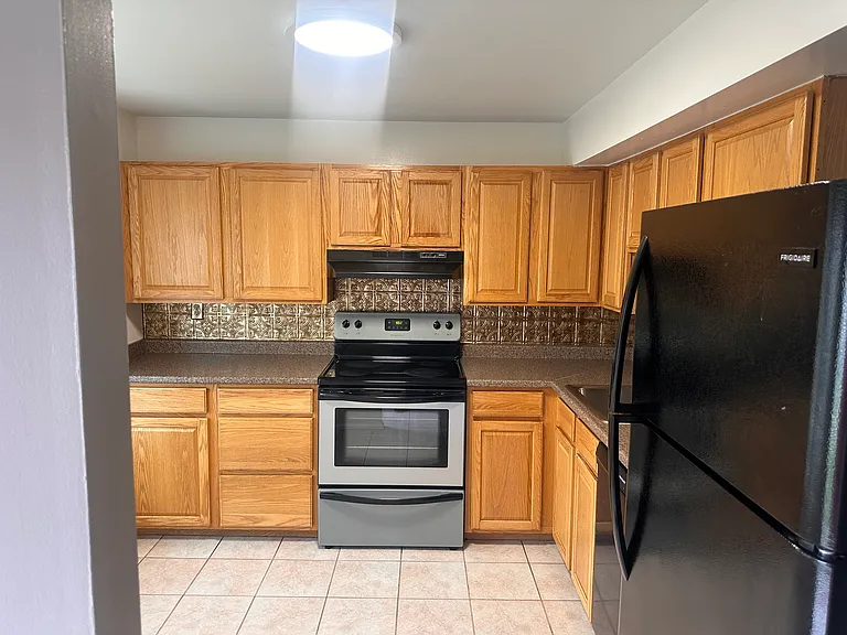 5435 King Arthur Cir — Photo 16