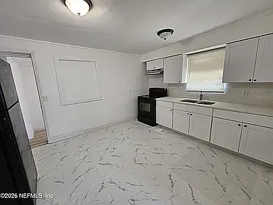 3 bed, 1149 sqft, $1,425 — Photo 2