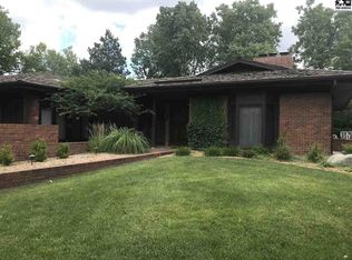 3320 N Prairie Hills Dr, Hutchinson, KS 67502