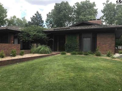 3320 N Prairie Hills Dr, Hutchinson, KS, 67502