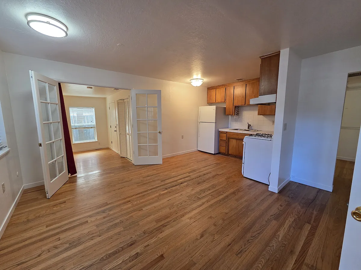 Building Photo - 512 K St