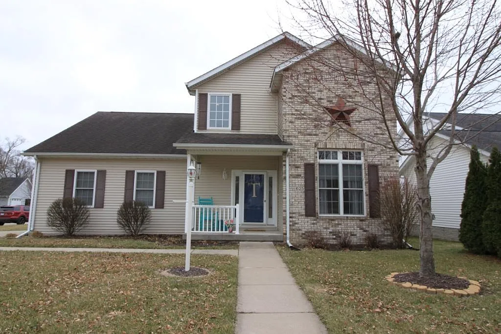 625 Cherry Ct photo 1