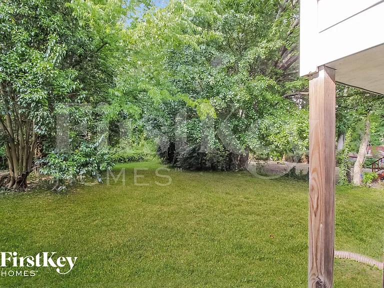 1387 Beecher St SW — Photo 15