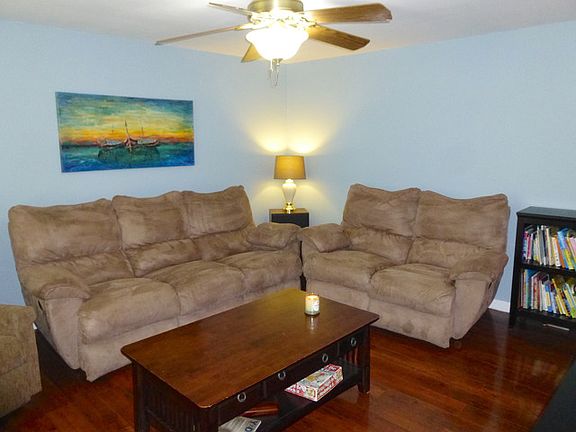 2nd image of 112 Toro Cir