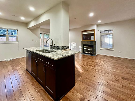 4th image of 9231 158th Pl NE