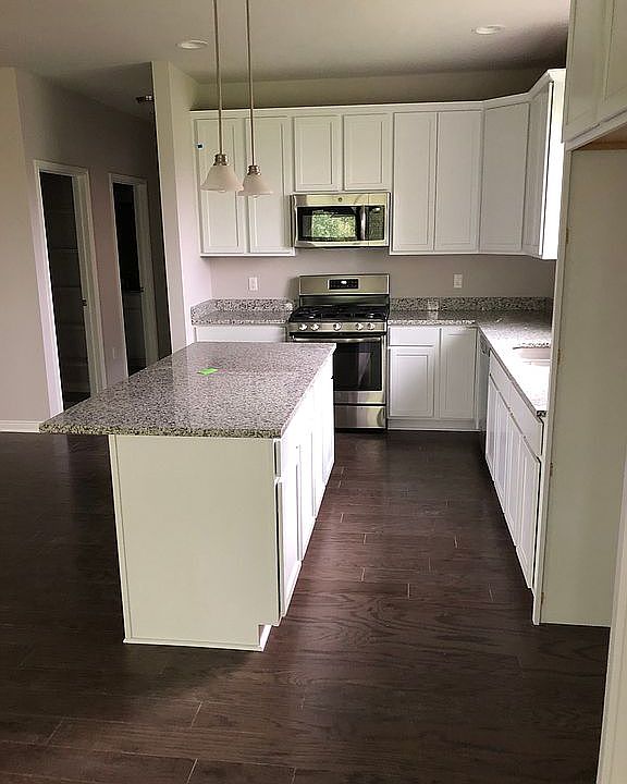 1st image of 388 Golfside Dr