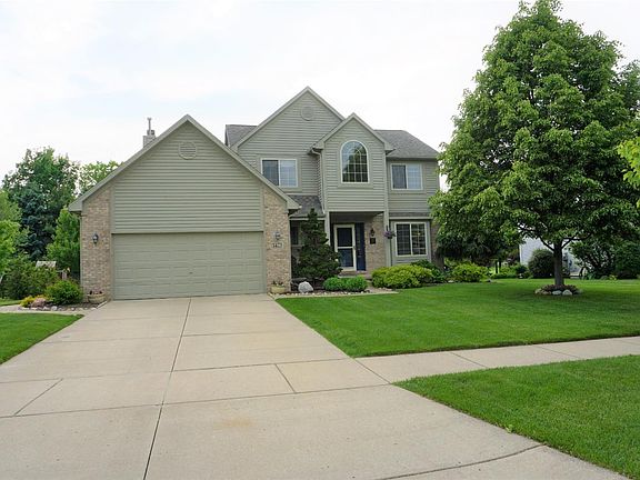 2nd image of 1423 Carston Ln