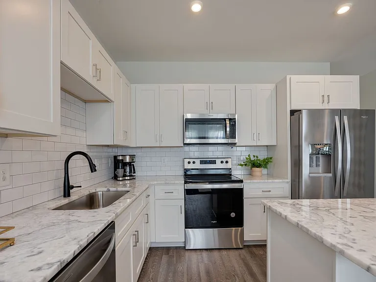 5621 Lenox Ave #3 — Photo 10