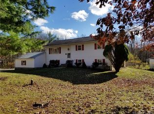 6 Vars Ave, Pawcatuck, CT 06379