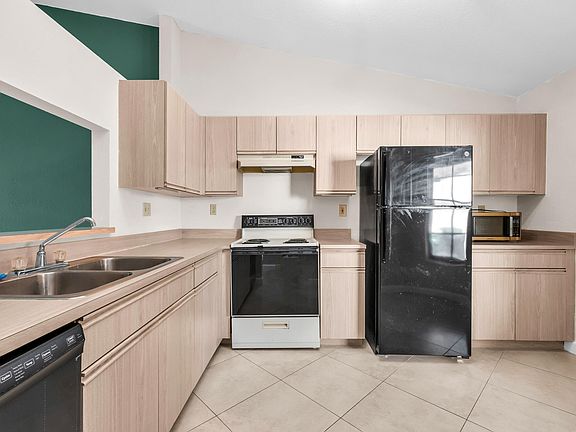 4th image of 9665 NW 76th Court