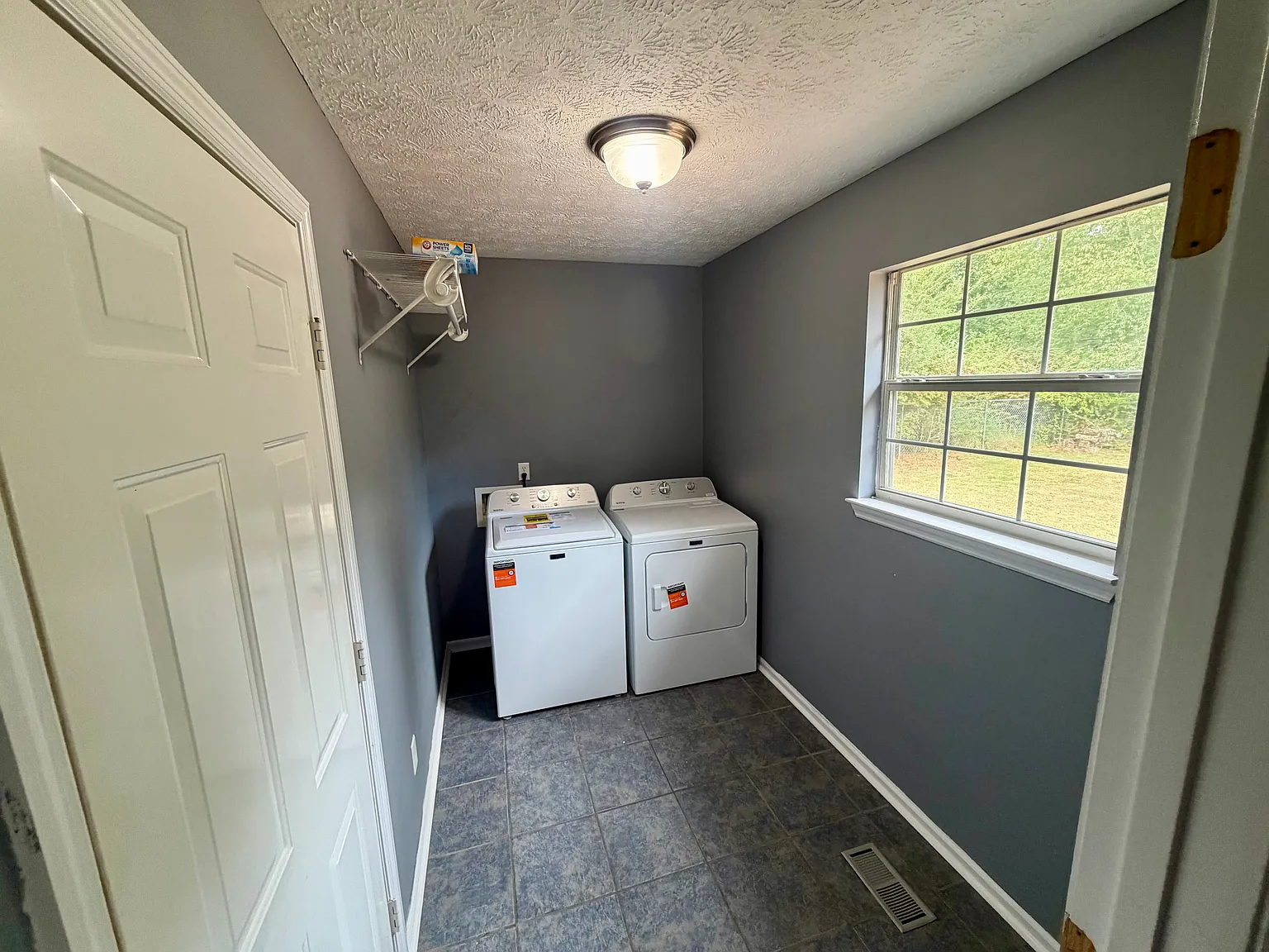 3 bed, 1214 sqft, $1,750 — Photo 4