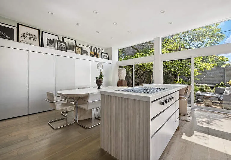 509 W Grant Pl — Photo 10