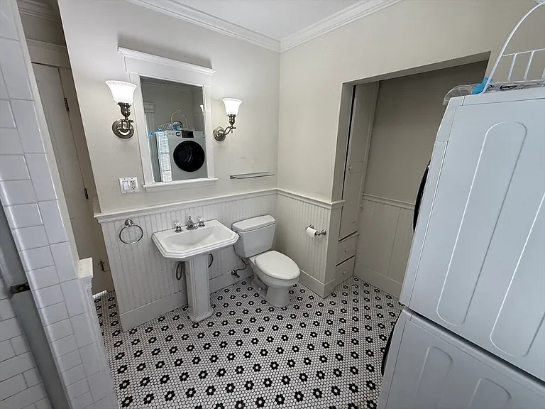 580 Main St #2 — Photo 6