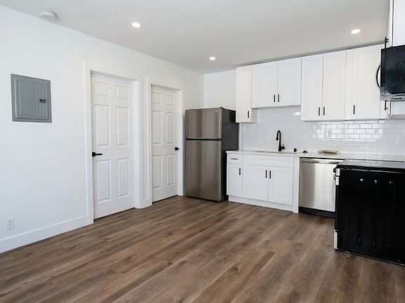 4th image of 428-432 W Regent St #432-L