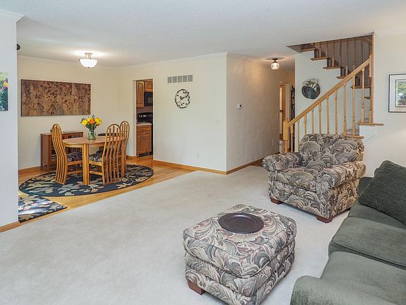 3654 Woodcliff-105
