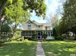 1114 Main Ave, Clinton, IA 52732